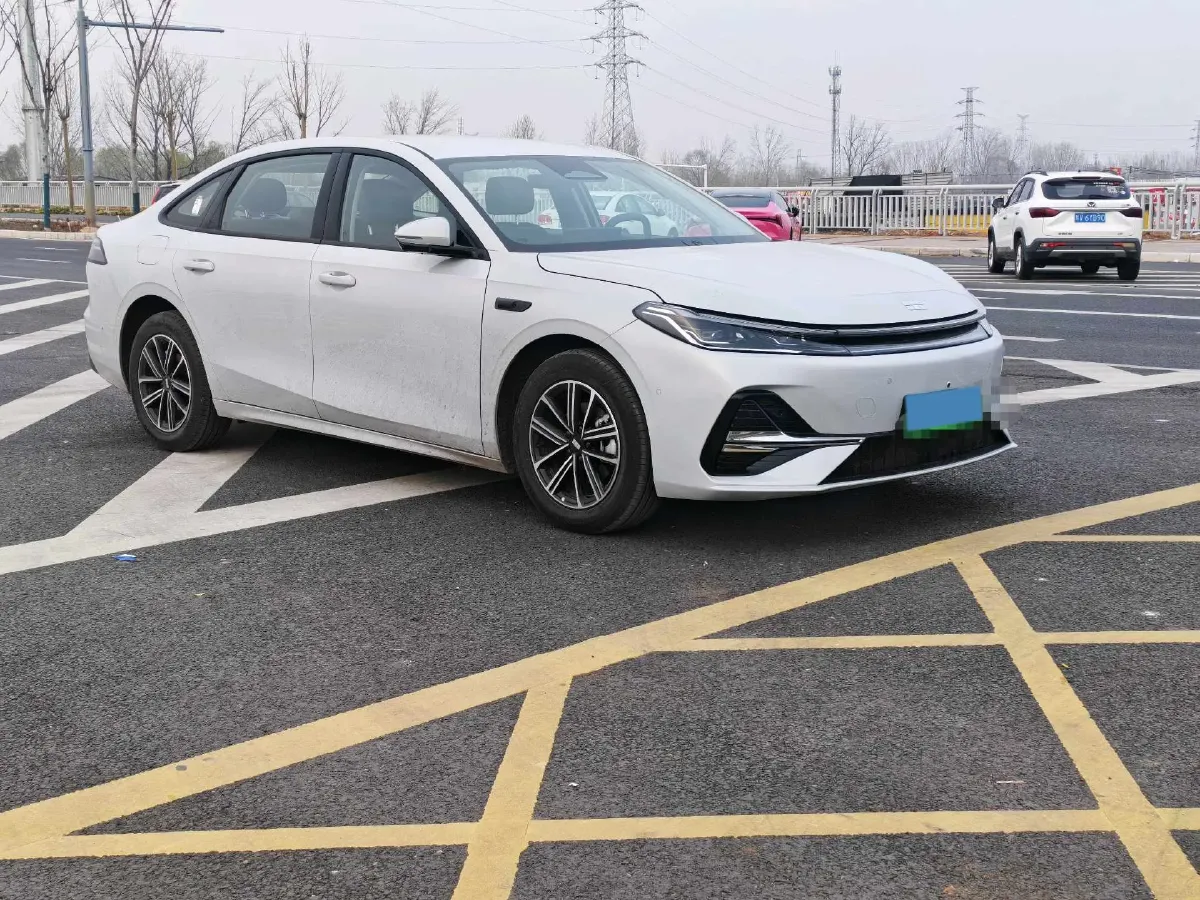 2025 Geely Galaxy A7 1.5L 112HP L4 1DHT PHEV,autocango,china used car exporter,china ev exporter,chinese used car exporter,chinese used ev exporter