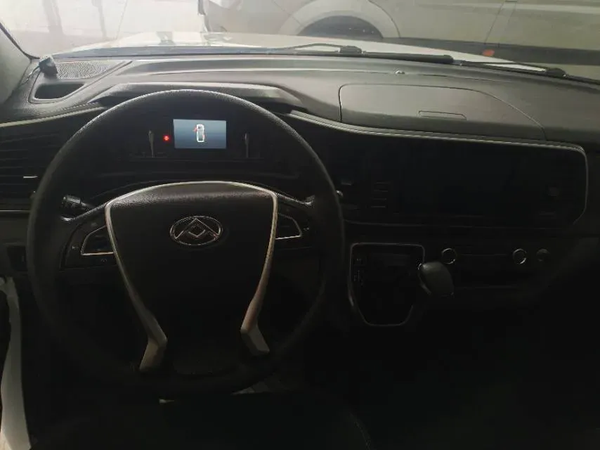 2024 MAXUS XinTu V80 2.0T 147HP L4 6MT,autocango,china used car exporter,china ev exporter,chinese used car exporter,chinese used ev exporter