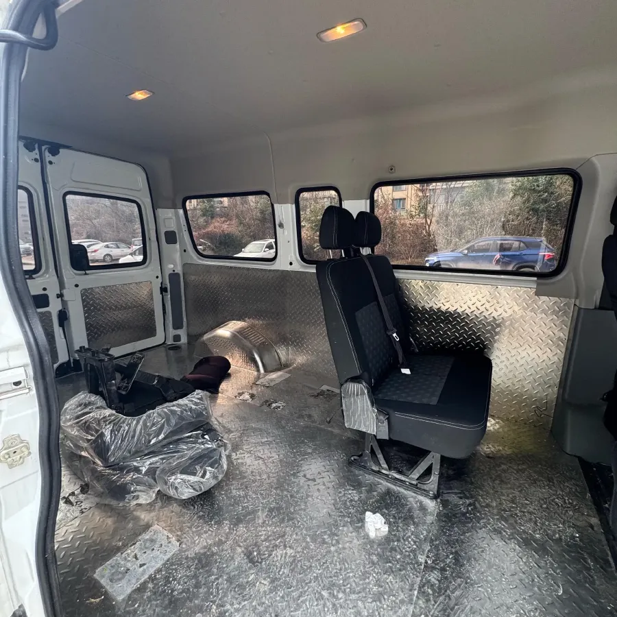 2021 MAXUS XinTu V80 2.0T 127HP L4 6MT,autocango,china used car exporter,china ev exporter,chinese used car exporter,chinese used ev exporter