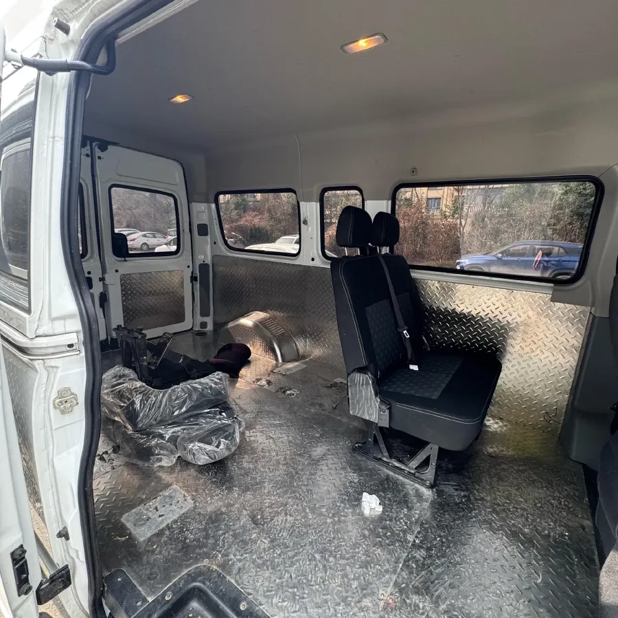 2021 MAXUS XinTu V80 2.0T 127HP L4 6MT,autocango,china used car exporter,china ev exporter,chinese used car exporter,chinese used ev exporter