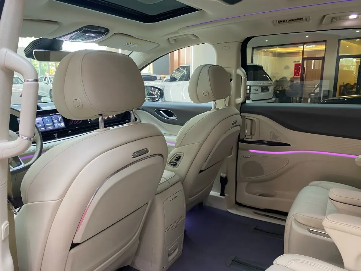 2022 Voyah Dream 1.5T 136HP L4 PHEV 25.57KWH,autocango,china used car exporter,china ev exporter,chinese used car exporter,chinese used ev exporter