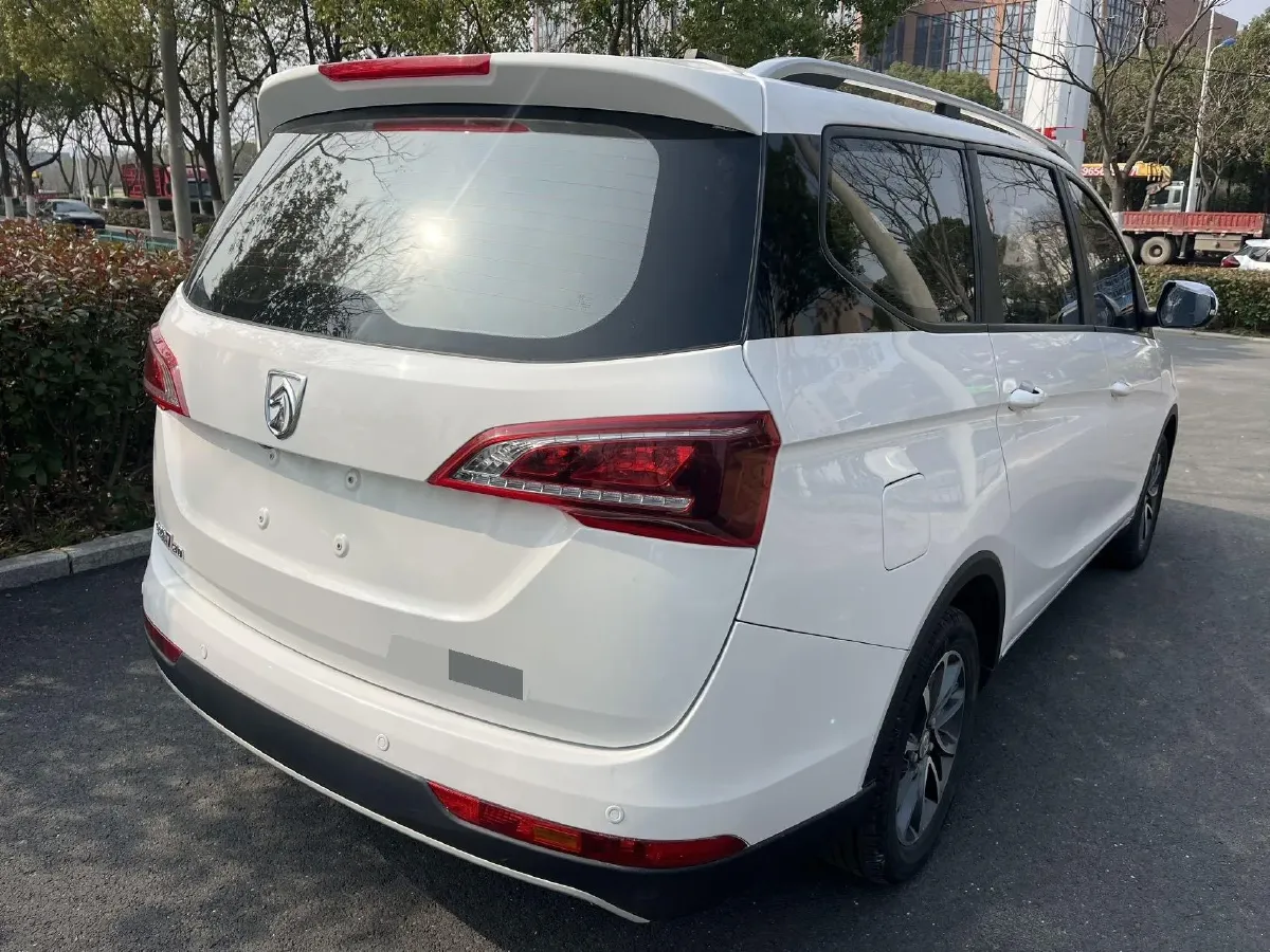 2019 BaoJun 730 1.5L 105HP L4 6MT,autocango,china used car exporter,china ev exporter,chinese used car exporter,chinese used ev exporter