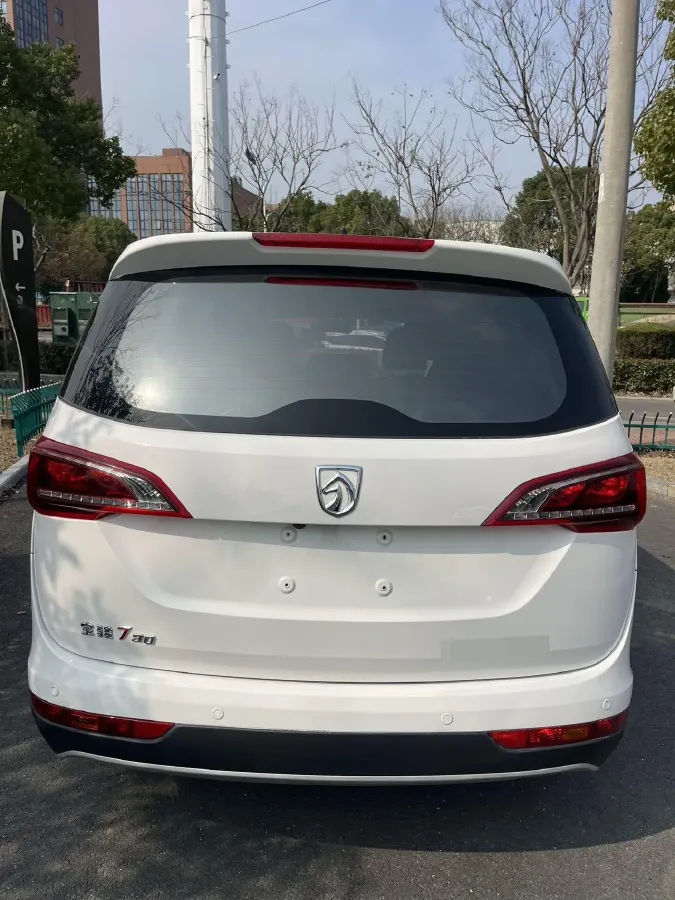 2019 BaoJun 730 1.5L 105HP L4 6MT,autocango,china used car exporter,china ev exporter,chinese used car exporter,chinese used ev exporter