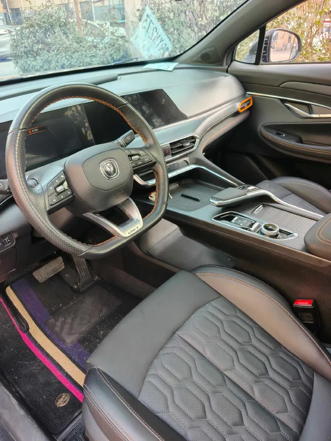 2022 ChangAn UNI-T 1.5T 188HP L4 7DCT,autocango,china used car exporter,china ev exporter,chinese used car exporter,chinese used ev exporter