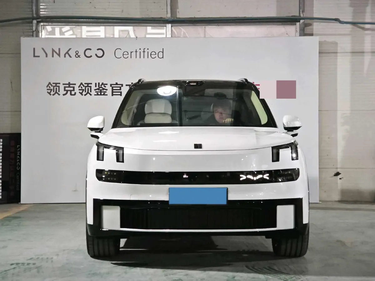 2025 LYNK&CO 900 2.0T 254HP L4 3DHT PHEV,autocango,china used car exporter,china ev exporter,chinese used car exporter,chinese used ev exporter