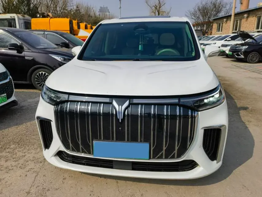 2022 Voyah Dream BEV 108.7KWH,autocango,china used car exporter,china ev exporter,chinese used car exporter,chinese used ev exporter