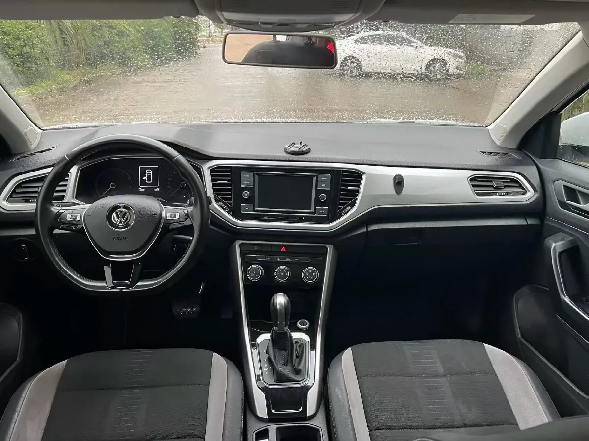 2020 Volkswagen T-Roc 1.4T 150HP L4 7DCT,autocango,china used car exporter,china ev exporter,chinese used car exporter,chinese used ev exporter