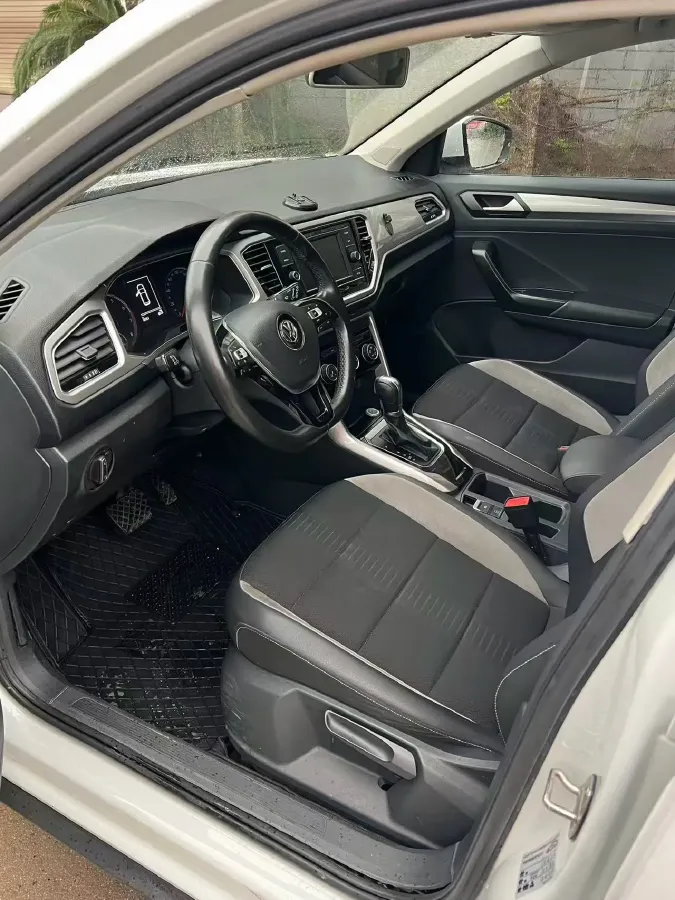 2020 Volkswagen T-Roc 1.4T 150HP L4 7DCT,autocango,china used car exporter,china ev exporter,chinese used car exporter,chinese used ev exporter