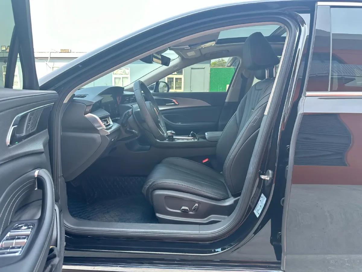 2025 HongQi H5 1.5T 169HP L4 7DCT,autocango,china used car exporter,china ev exporter,chinese used car exporter,chinese used ev exporter