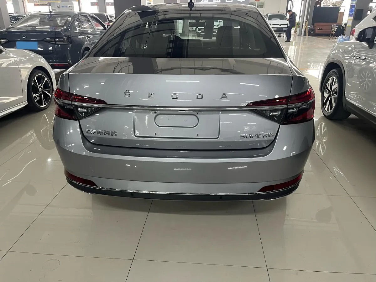 2025 Skoda Superb 1.4T 150HP L4 7DCT,autocango,china used car exporter,china ev exporter,chinese used car exporter,chinese used ev exporter