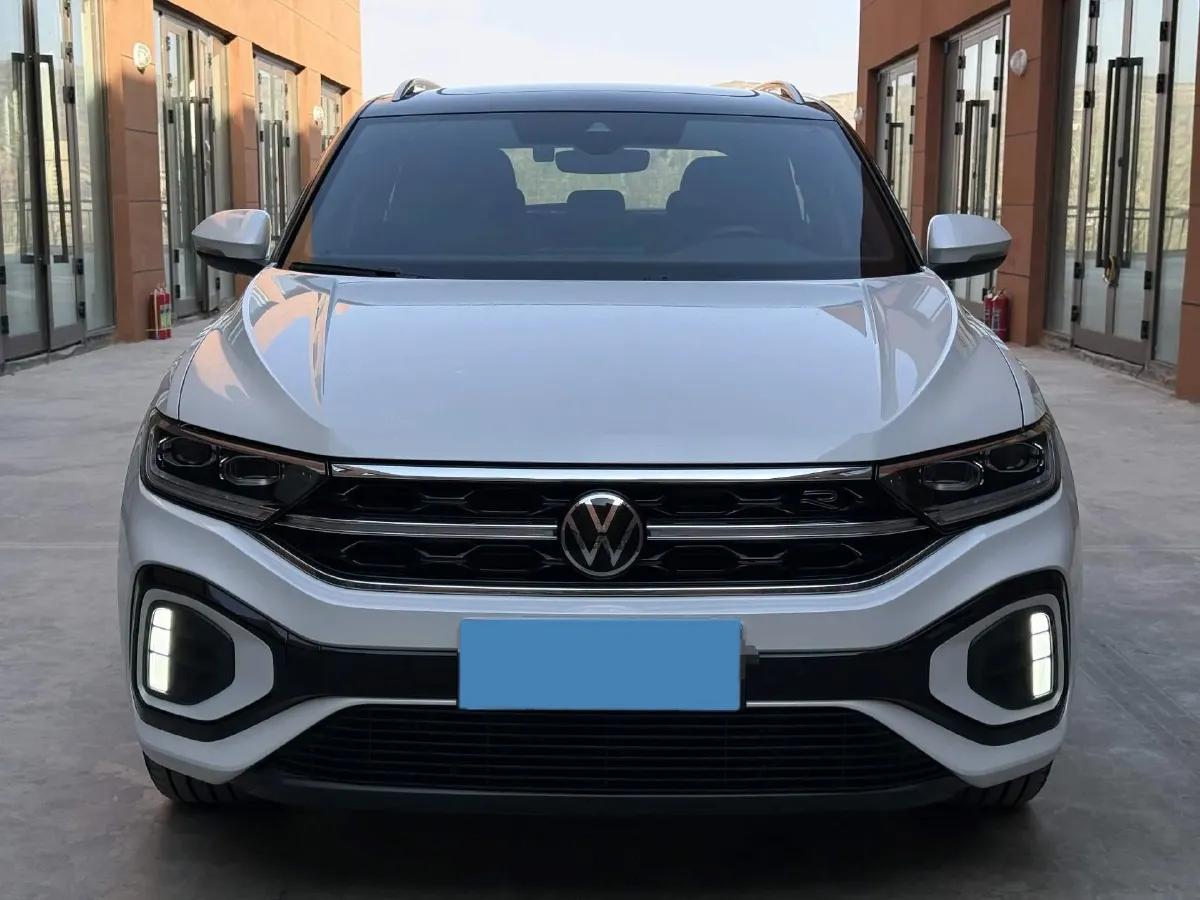 2023 Volkswagen T-Roc 1.5T 160HP L4 7DCT,autocango,china used car exporter,china ev exporter,chinese used car exporter,chinese used ev exporter