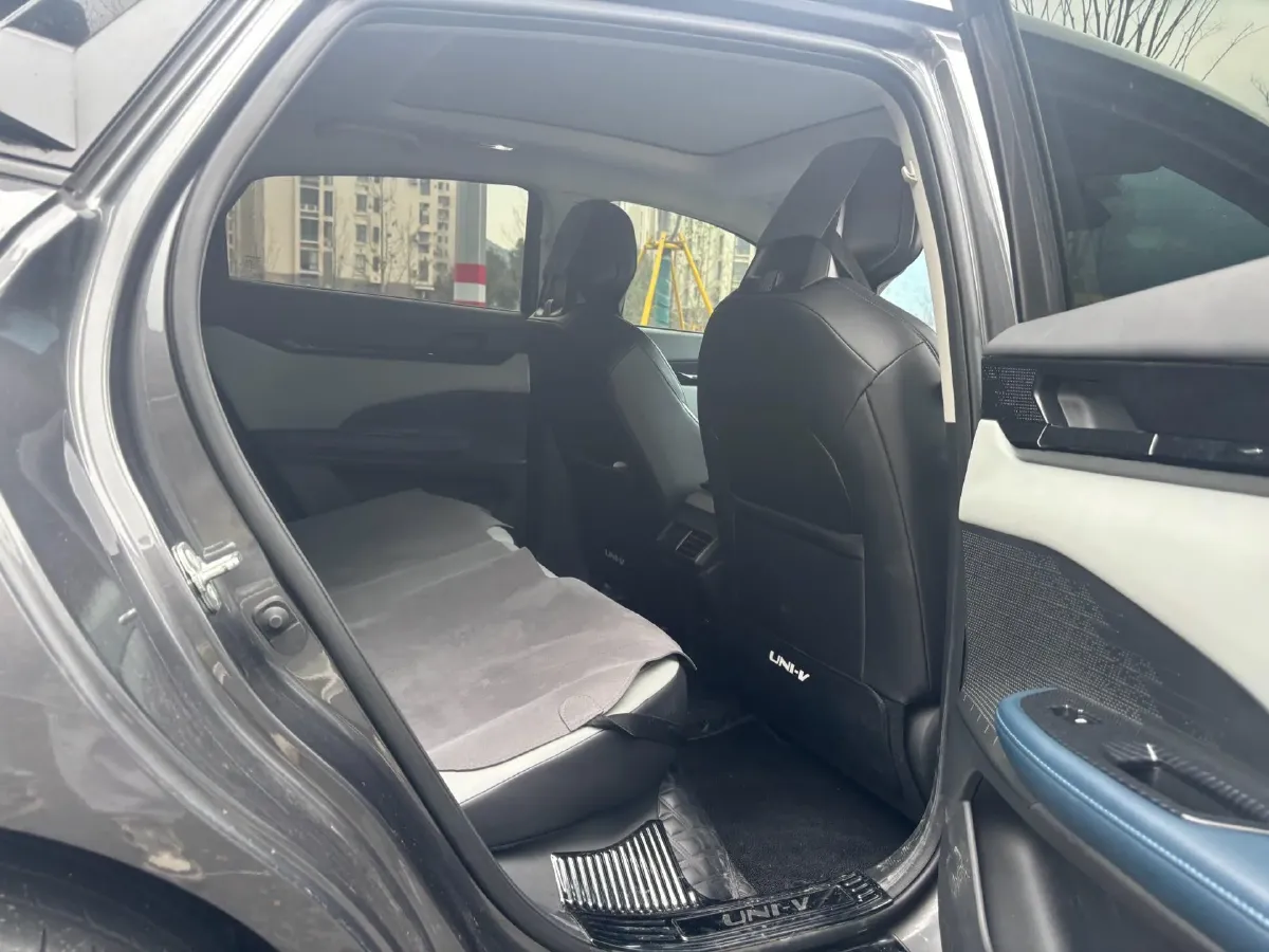 2023 ChangAn UNI-V iDD 1.5T 170HP L4 6TCT PHEV 18.4KWH,autocango,china used car exporter,china ev exporter,chinese used car exporter,chinese used ev exporter