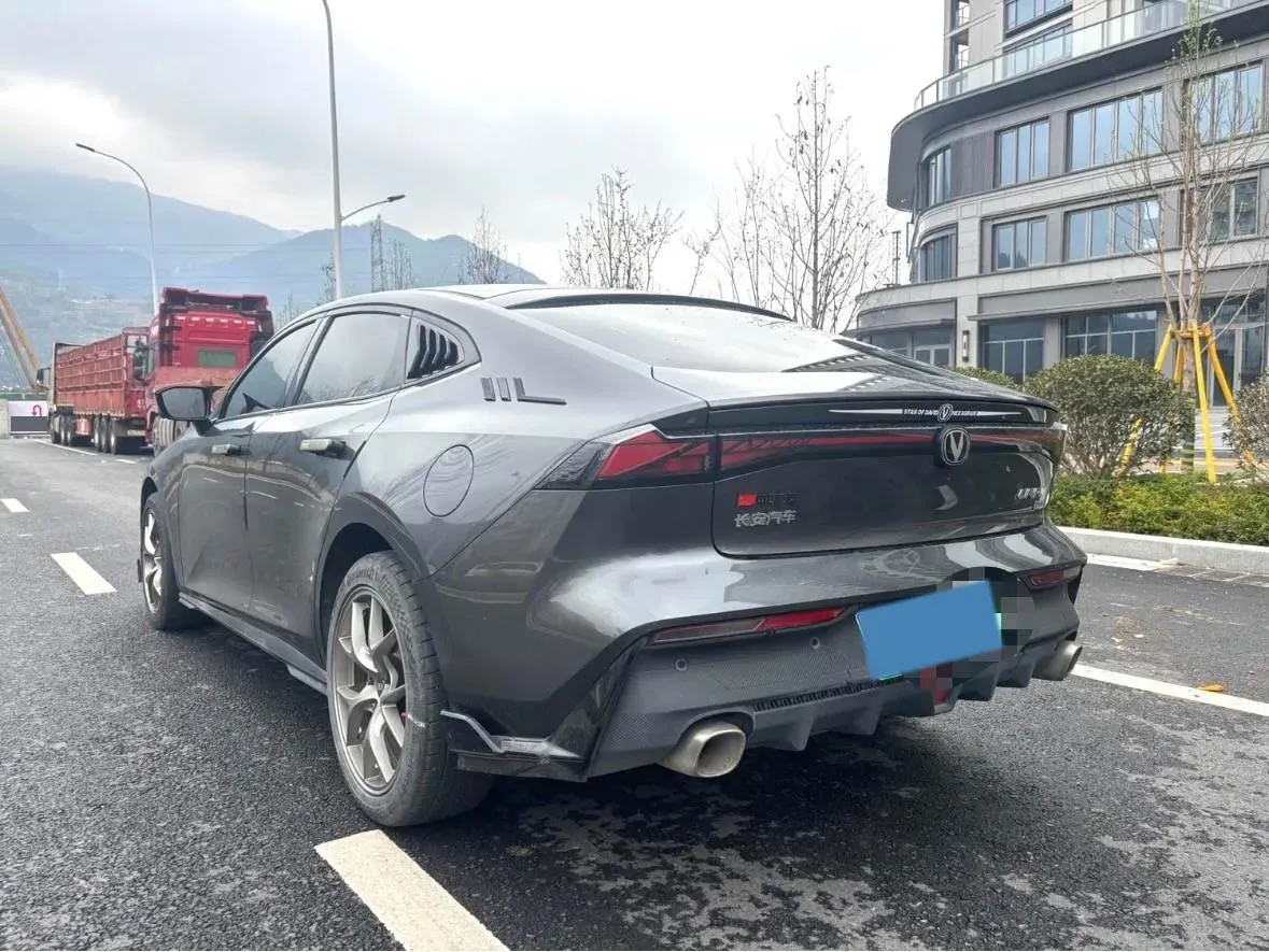 2023 ChangAn UNI-V iDD 1.5T 170HP L4 6TCT PHEV 18.4KWH,autocango,china used car exporter,china ev exporter,chinese used car exporter,chinese used ev exporter