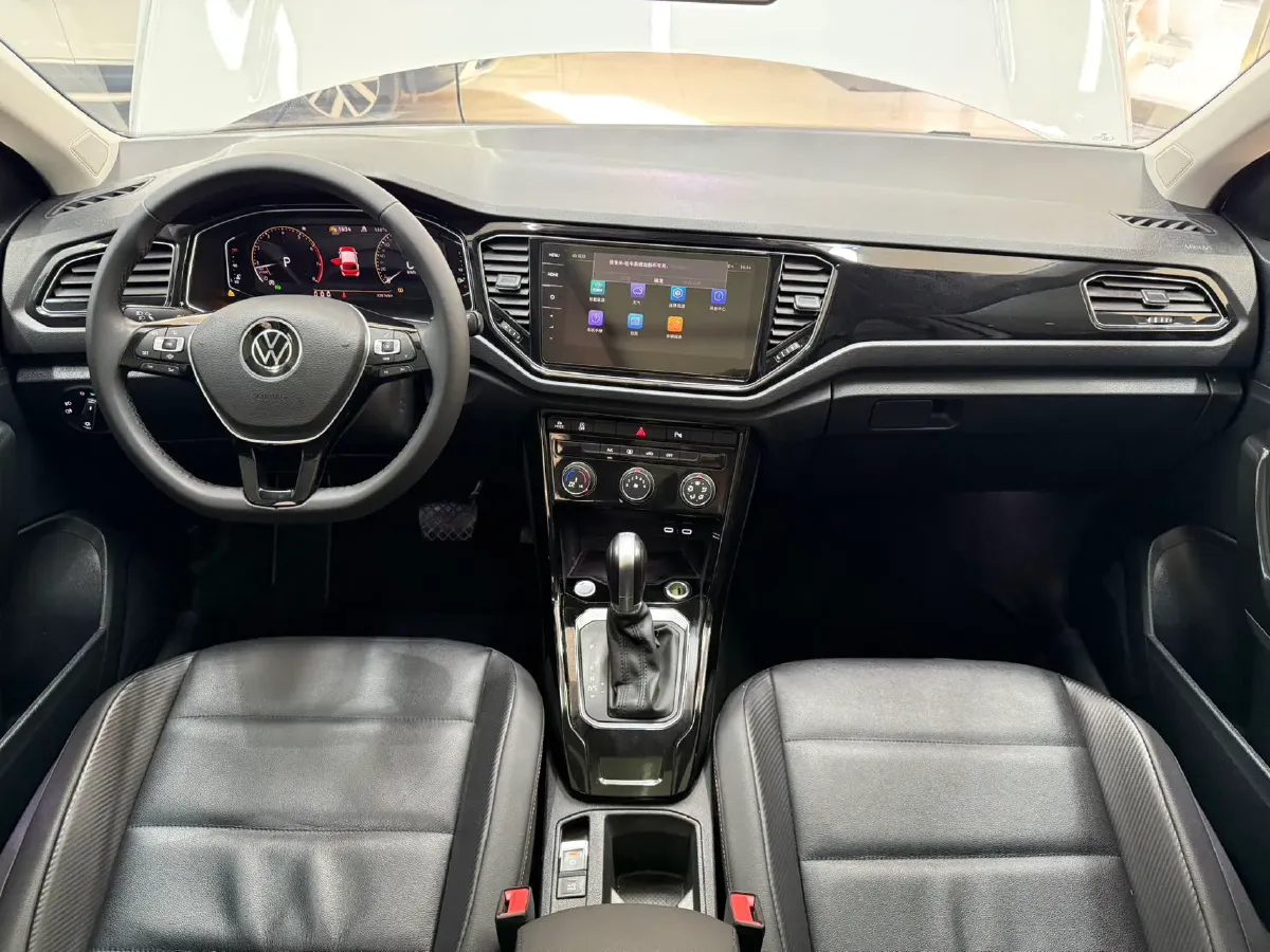 2022 Volkswagen T-Roc 1.4T 150HP L4 7DCT,autocango,china used car exporter,china ev exporter,chinese used car exporter,chinese used ev exporter