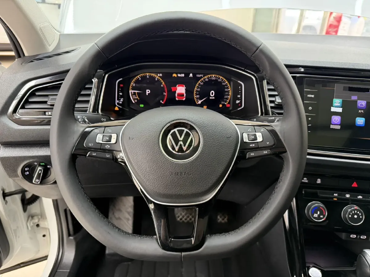 2022 Volkswagen T-Roc 1.4T 150HP L4 7DCT,autocango,china used car exporter,china ev exporter,chinese used car exporter,chinese used ev exporter