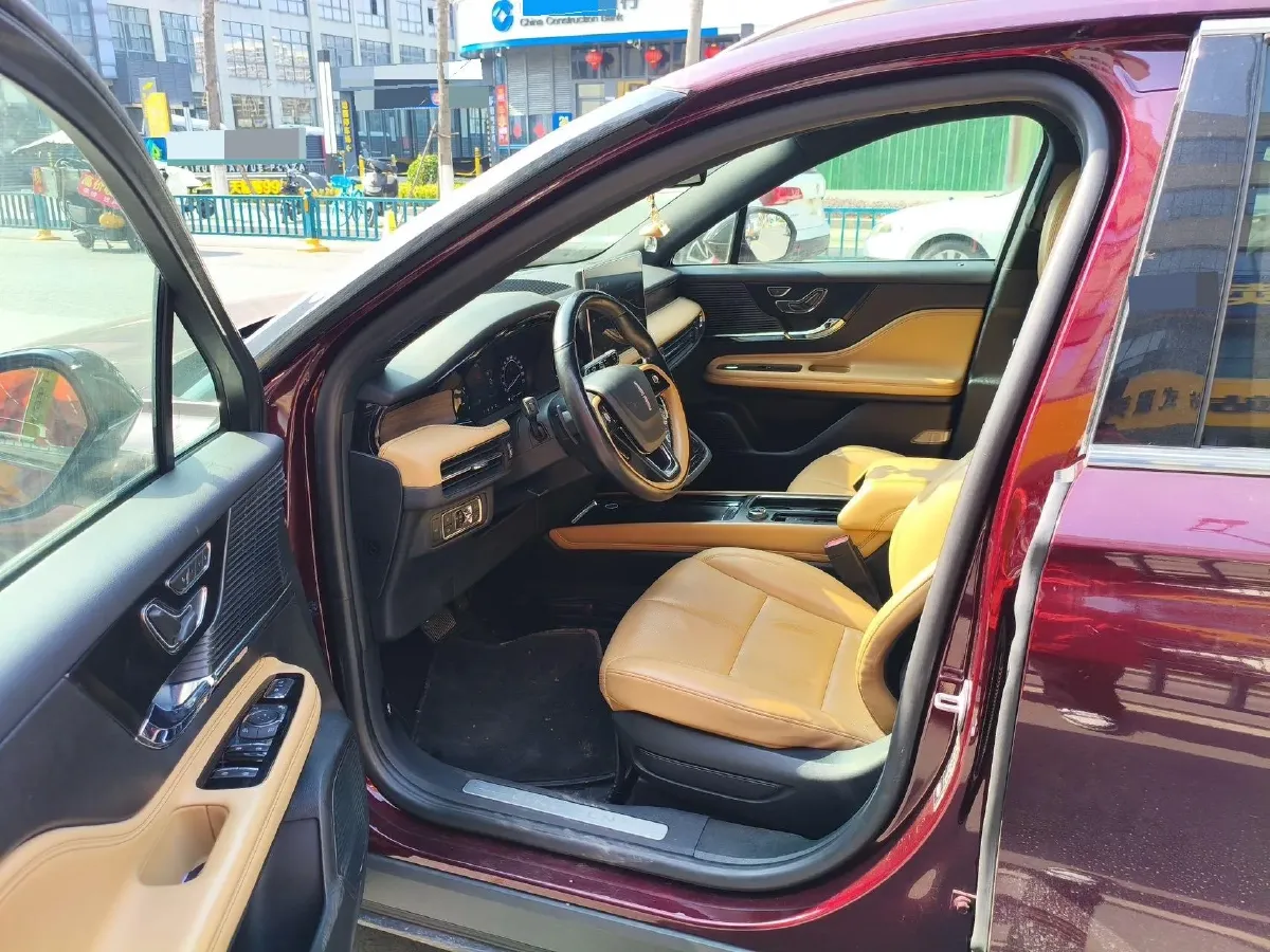 2021 Lincoln Corsair 2.0T 245HP L4 8AT,autocango,china used car exporter,china ev exporter,chinese used car exporter,chinese used ev exporter