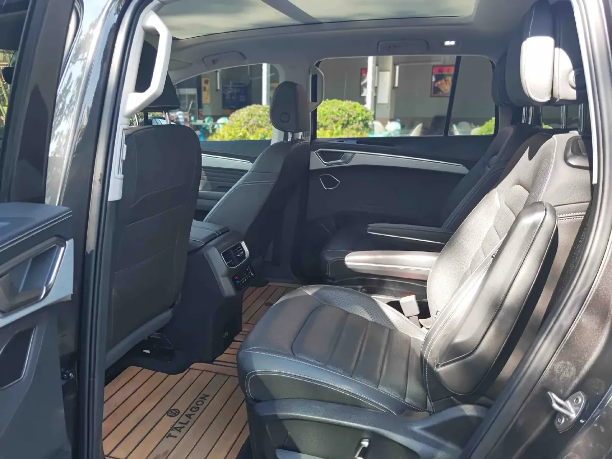 2022 Volkswagen Talagon 2.5T 299HP V6 7DCT,autocango,china used car exporter,china ev exporter,chinese used car exporter,chinese used ev exporter
