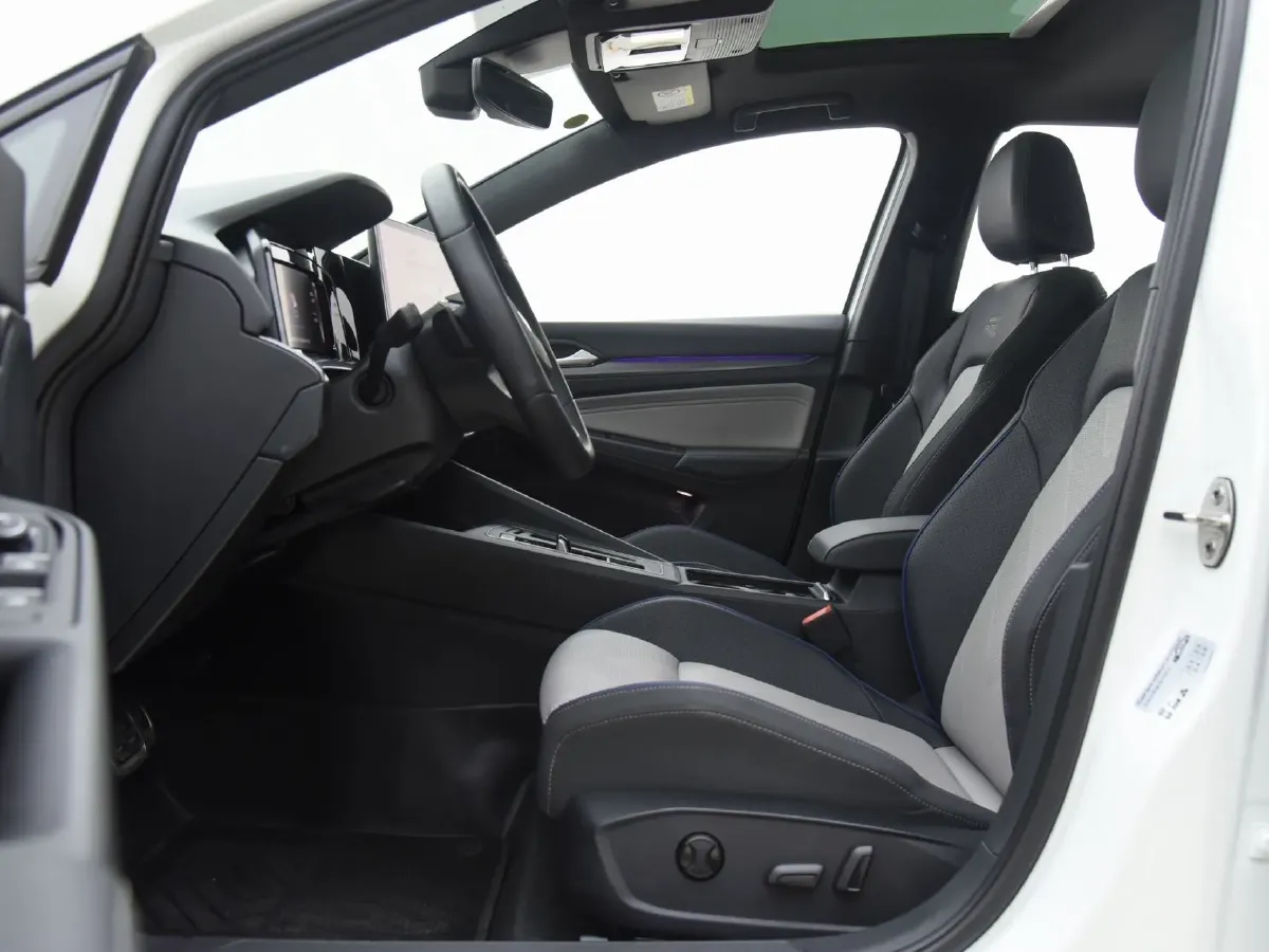 2025 Volkswagen Golf 1.5T 160HP L4 7DCT,autocango,china used car exporter,china ev exporter,chinese used car exporter,chinese used ev exporter