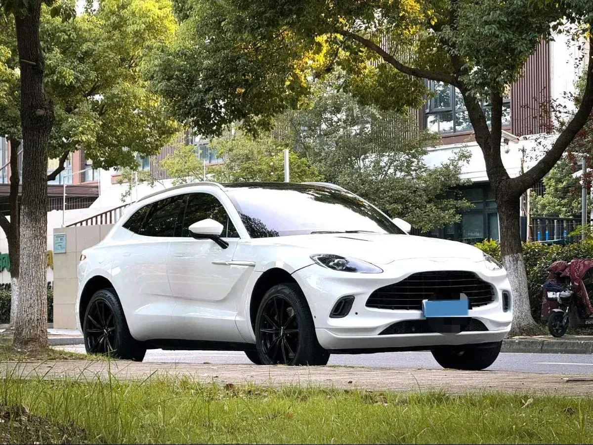 2023 Aston Martin DBX 3.0T 435HP L6 9AT,autocango,china used car exporter,china ev exporter,chinese used car exporter,chinese used ev exporter