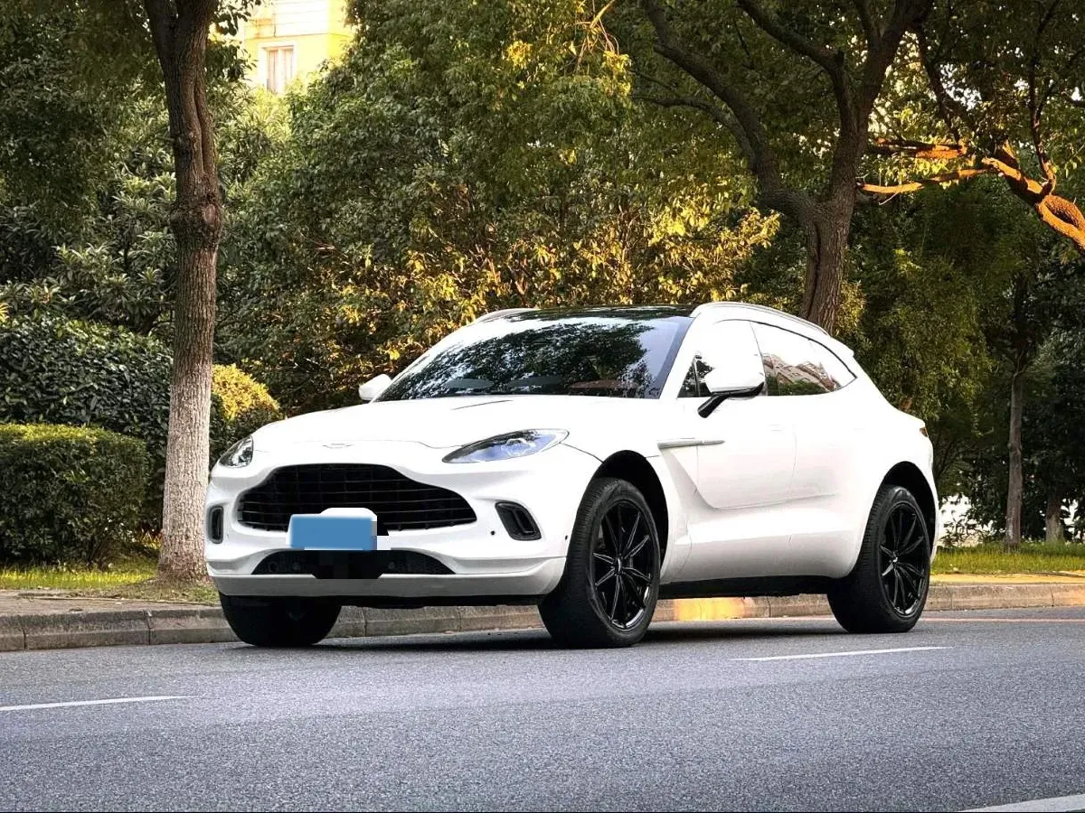 2023 Aston Martin DBX 3.0T 435HP L6 9AT,autocango,china used car exporter,china ev exporter,chinese used car exporter,chinese used ev exporter