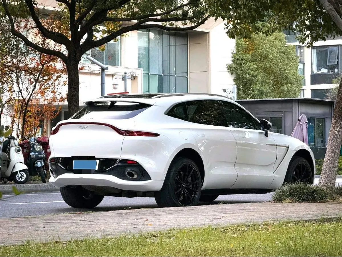2023 Aston Martin DBX 3.0T 435HP L6 9AT,autocango,china used car exporter,china ev exporter,chinese used car exporter,chinese used ev exporter