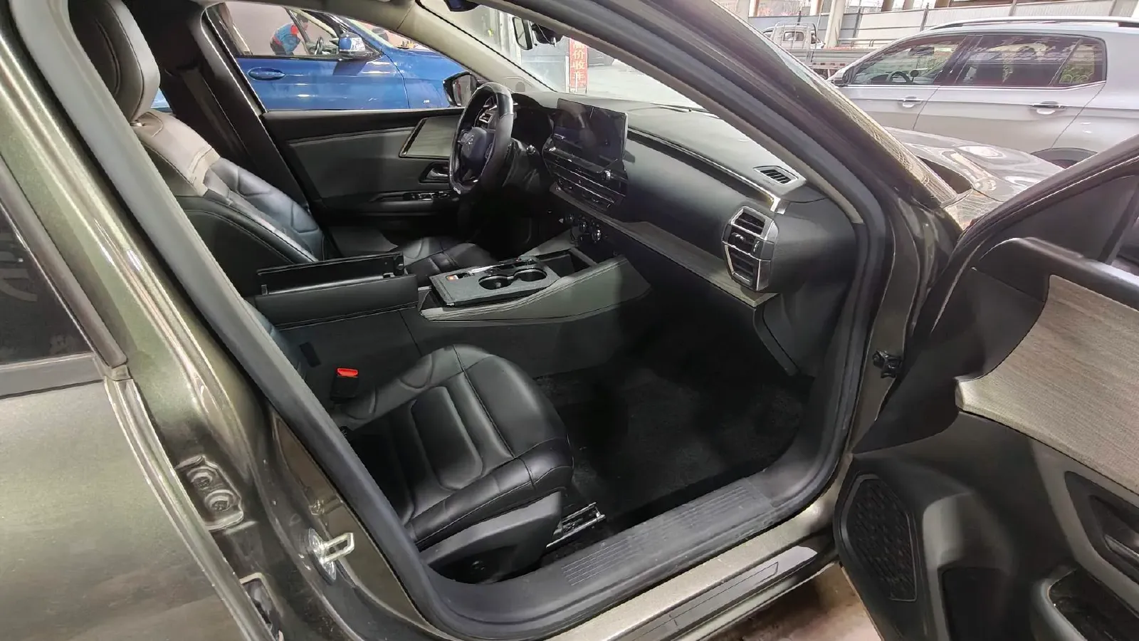 2022 Citroen C5 X 1.6T 175HP L4 8AT,autocango,china used car exporter,china ev exporter,chinese used car exporter,chinese used ev exporter