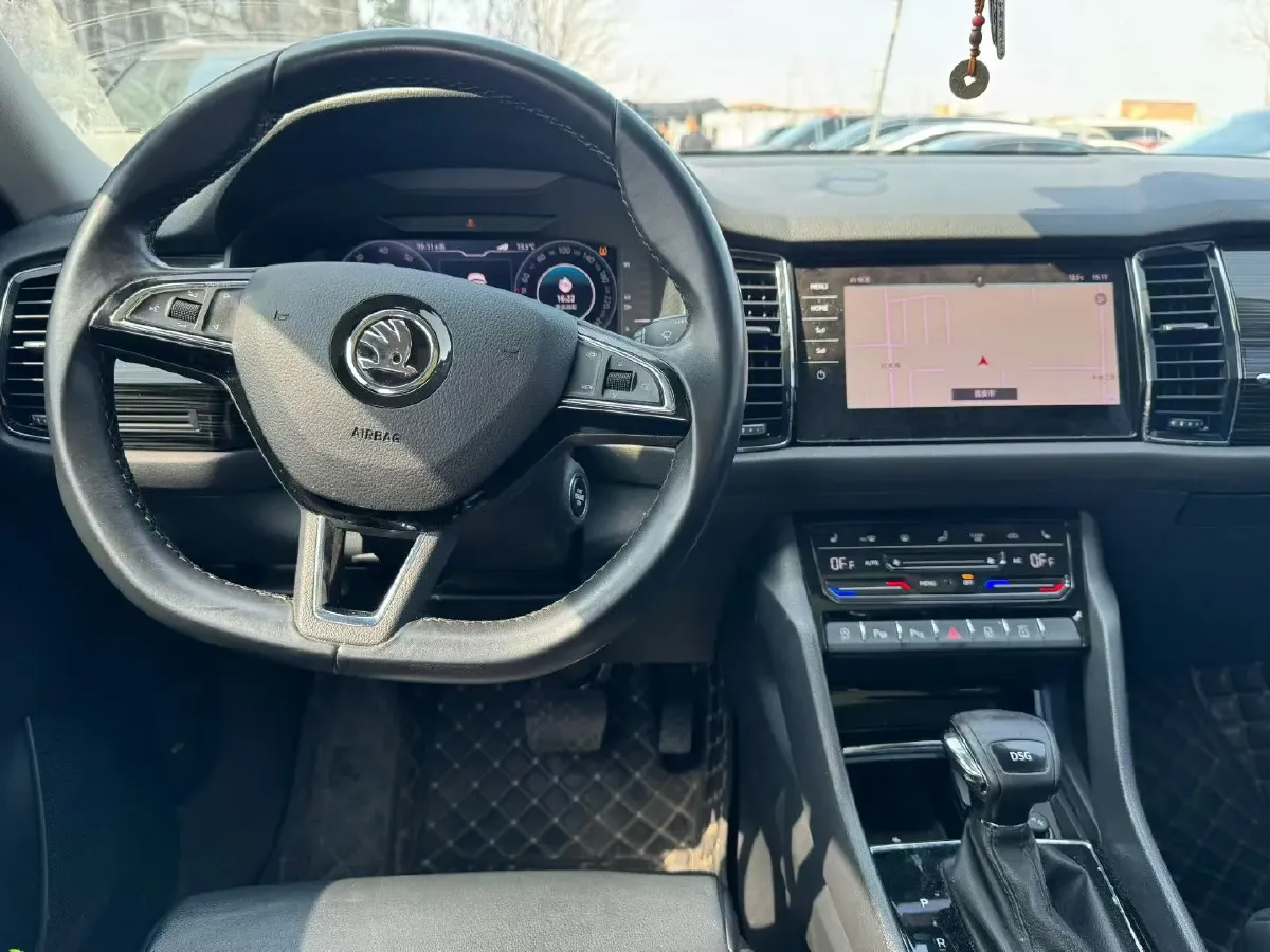 2021 Skoda Kodiak 2.0T 186HP L4 7DCT,autocango,china used car exporter,china ev exporter,chinese used car exporter,chinese used ev exporter