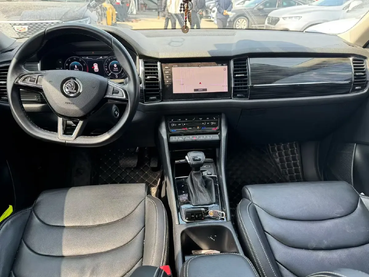 2021 Skoda Kodiak 2.0T 186HP L4 7DCT,autocango,china used car exporter,china ev exporter,chinese used car exporter,chinese used ev exporter