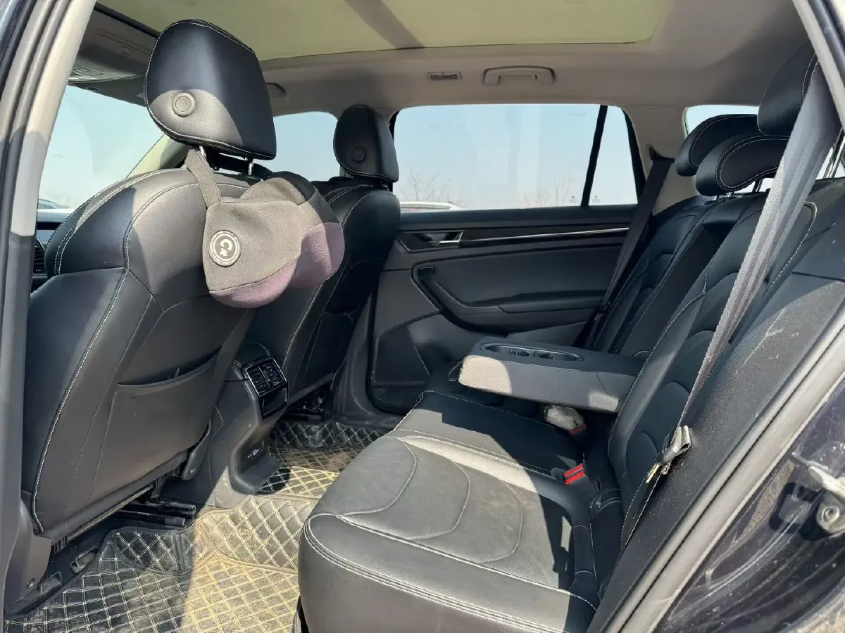 2021 Skoda Kodiak 2.0T 186HP L4 7DCT,autocango,china used car exporter,china ev exporter,chinese used car exporter,chinese used ev exporter