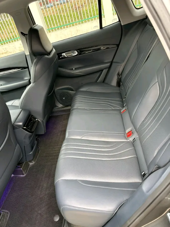 2024 Geely Emgrand L HiP 1.5T 181HP L4 3DHT PHEV 15.5KWH,autocango,china used car exporter,china ev exporter,chinese used car exporter,chinese used ev exporter