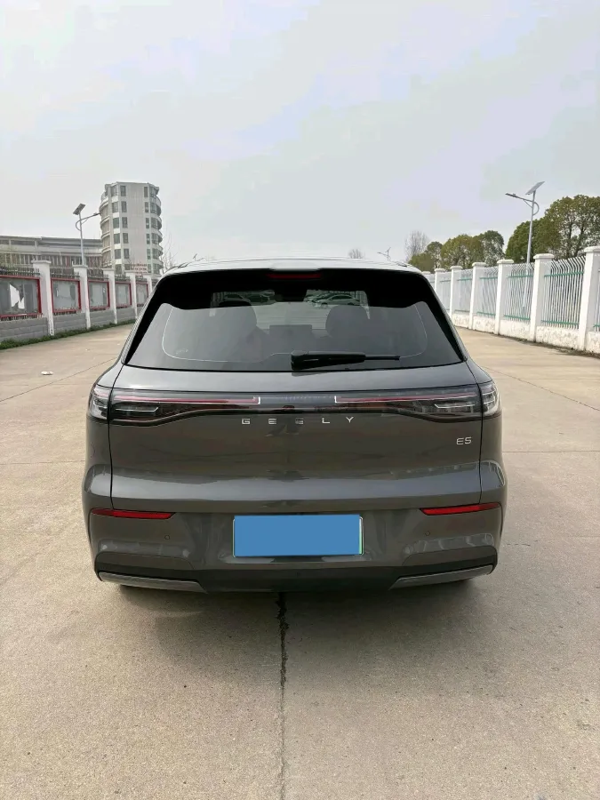 2024 Geely Emgrand L HiP 1.5T 181HP L4 3DHT PHEV 15.5KWH,autocango,china used car exporter,china ev exporter,chinese used car exporter,chinese used ev exporter