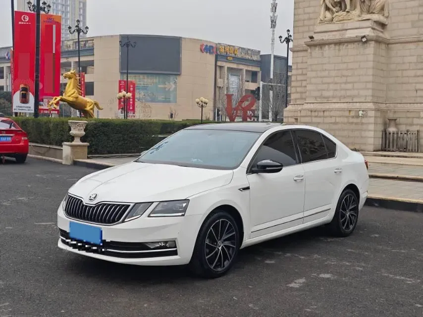 2019 Skoda Octavia 1.4T 150HP L4 7DCT,autocango,china used car exporter,china ev exporter,chinese used car exporter,chinese used ev exporter