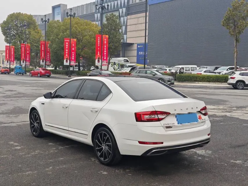 2019 Skoda Octavia 1.4T 150HP L4 7DCT,autocango,china used car exporter,china ev exporter,chinese used car exporter,chinese used ev exporter