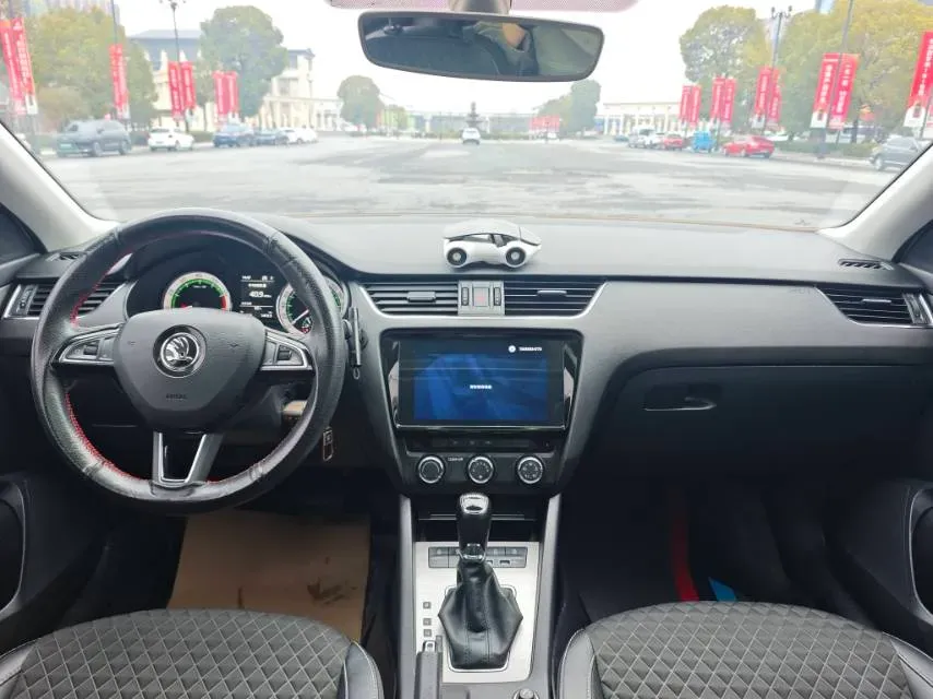 2019 Skoda Octavia 1.4T 150HP L4 7DCT,autocango,china used car exporter,china ev exporter,chinese used car exporter,chinese used ev exporter