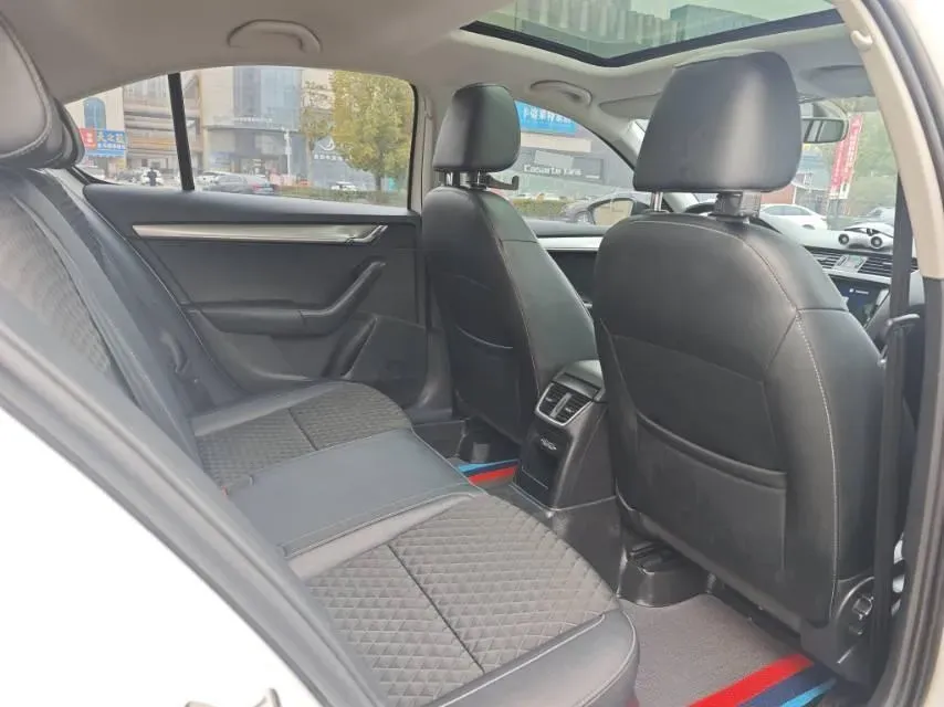 2019 Skoda Octavia 1.4T 150HP L4 7DCT,autocango,china used car exporter,china ev exporter,chinese used car exporter,chinese used ev exporter