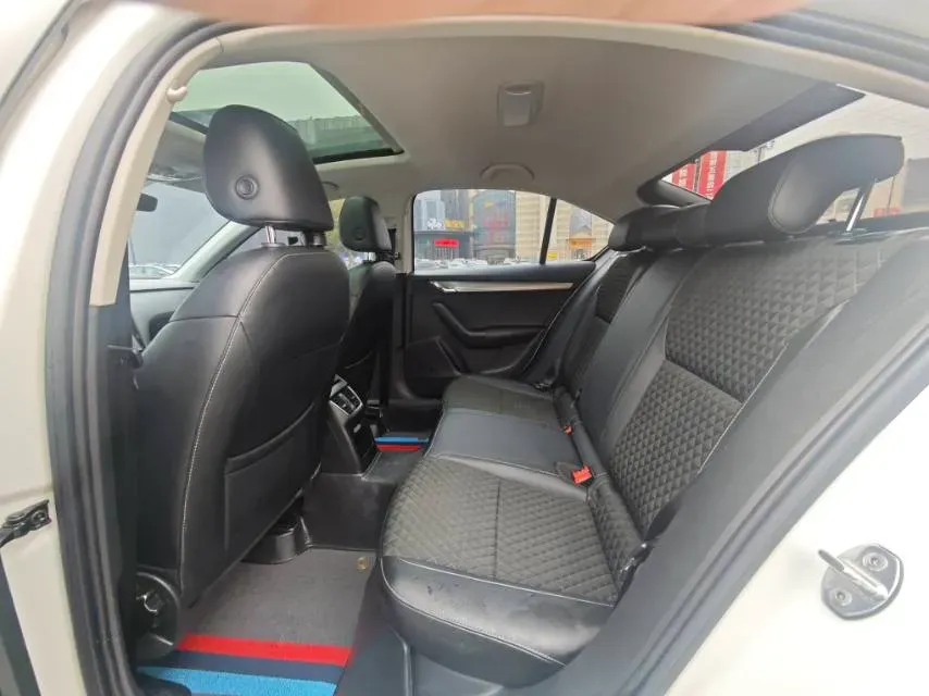 2019 Skoda Octavia 1.4T 150HP L4 7DCT,autocango,china used car exporter,china ev exporter,chinese used car exporter,chinese used ev exporter