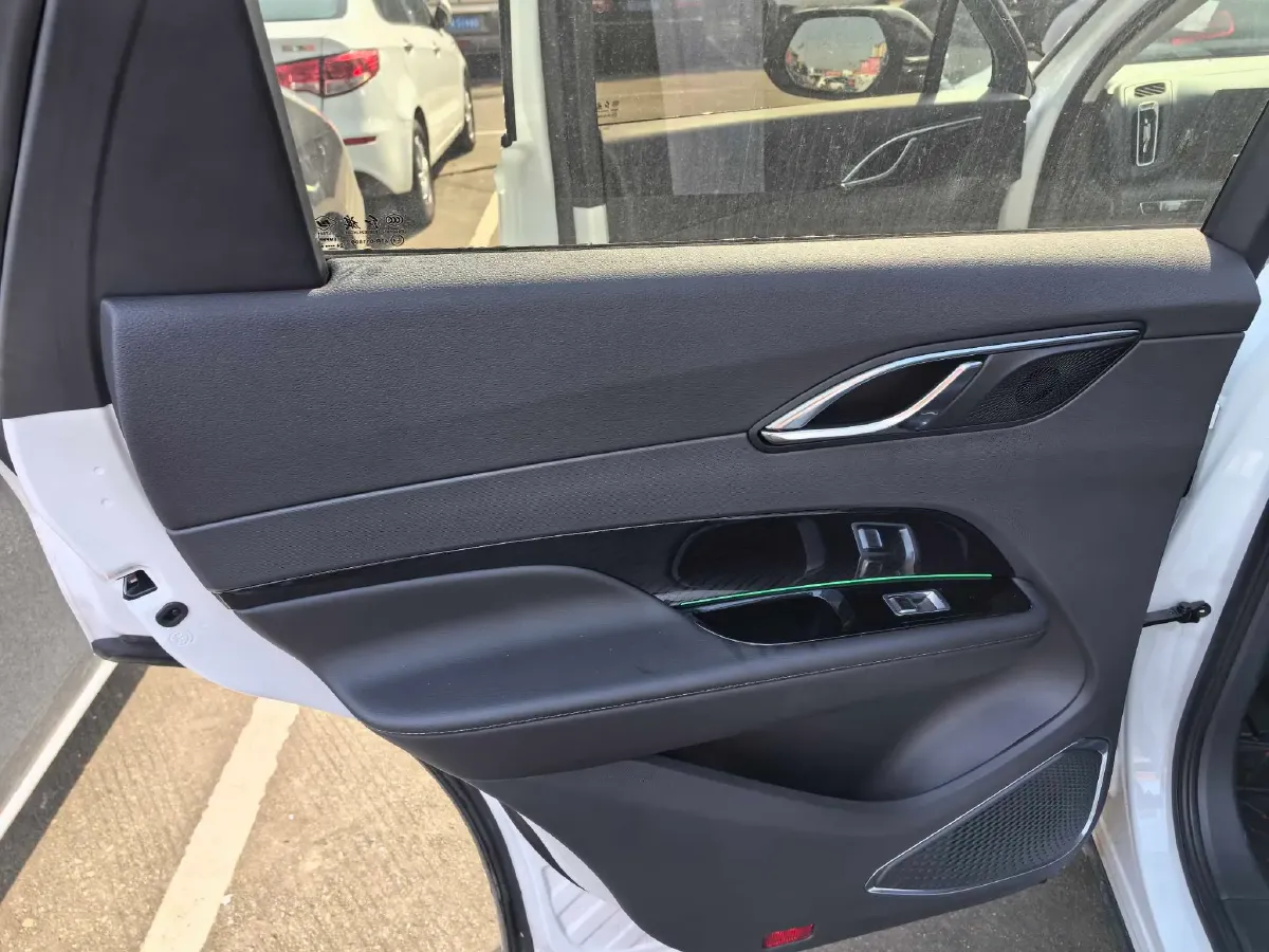 2024 HongQi HS3 1.5T 169HP L4 7DCT,autocango,china used car exporter,china ev exporter,chinese used car exporter,chinese used ev exporter