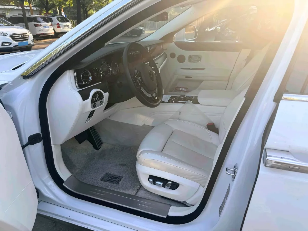 2021 Rolls-Royce Ghost 6.7T 571HP V12 8AT,autocango,china used car exporter,china ev exporter,chinese used car exporter,chinese used ev exporter