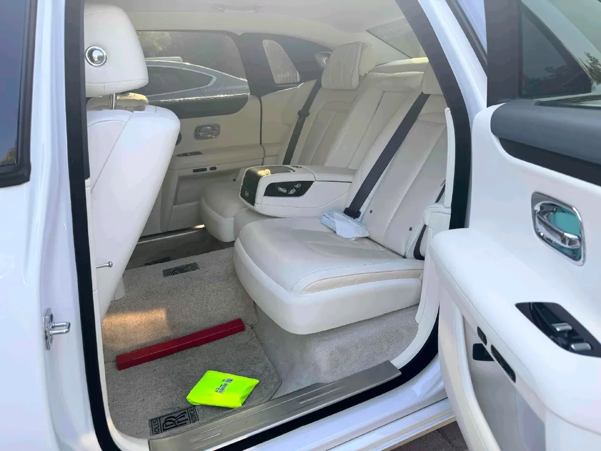 2021 Rolls-Royce Ghost 6.7T 571HP V12 8AT,autocango,china used car exporter,china ev exporter,chinese used car exporter,chinese used ev exporter