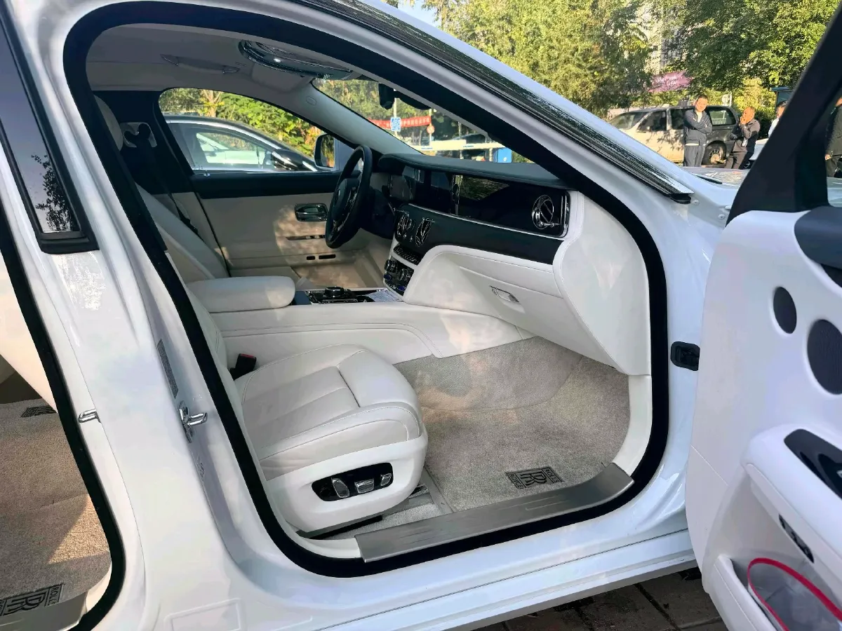 2021 Rolls-Royce Ghost 6.7T 571HP V12 8AT,autocango,china used car exporter,china ev exporter,chinese used car exporter,chinese used ev exporter