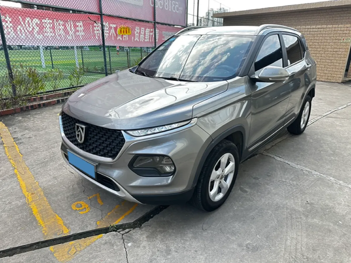 2019 BaoJun 730 1.5L 105HP L4 6MT,autocango,china used car exporter,china ev exporter,chinese used car exporter,chinese used ev exporter