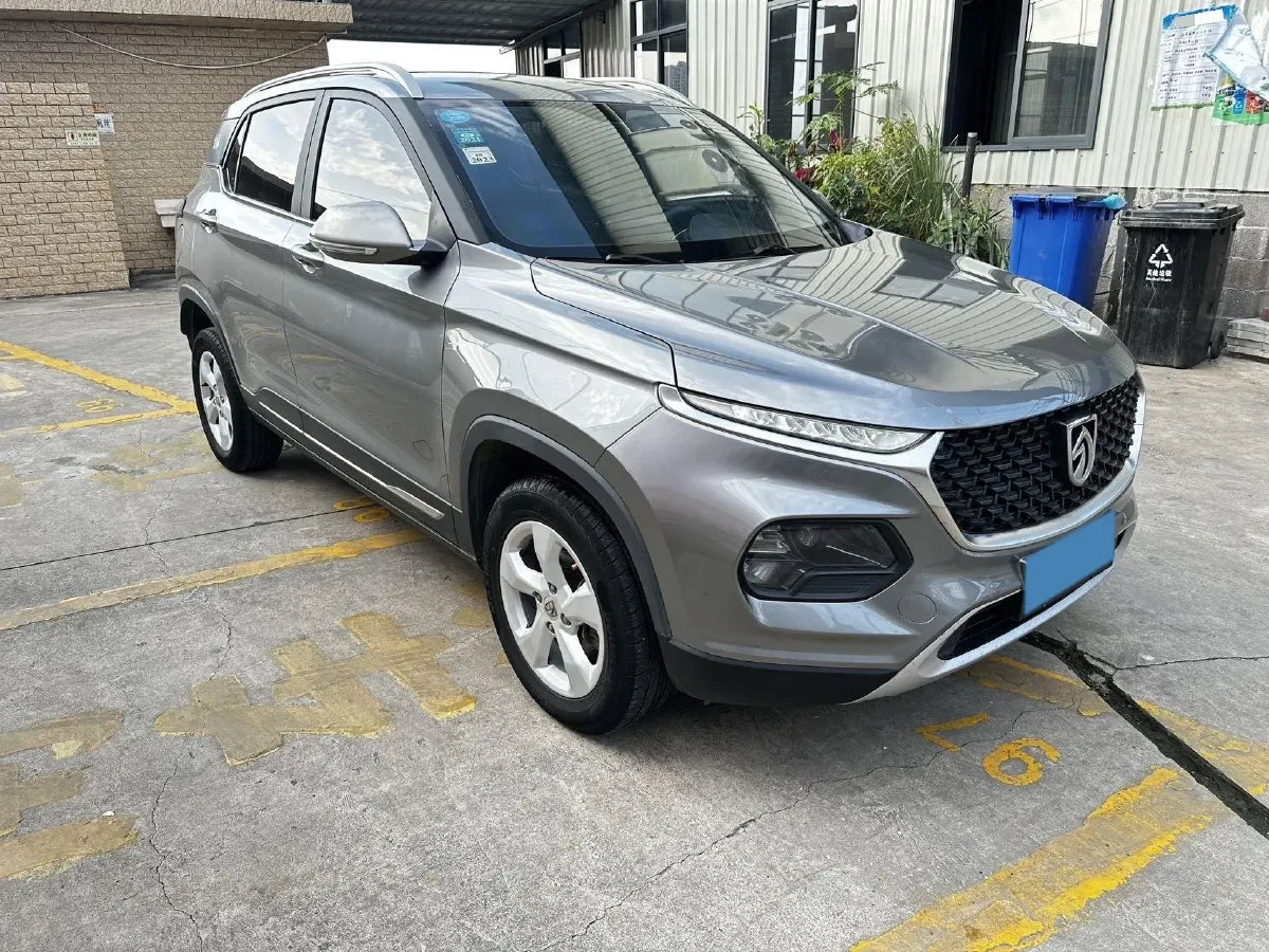 2019 BaoJun 730 1.5L 105HP L4 6MT,autocango,china used car exporter,china ev exporter,chinese used car exporter,chinese used ev exporter