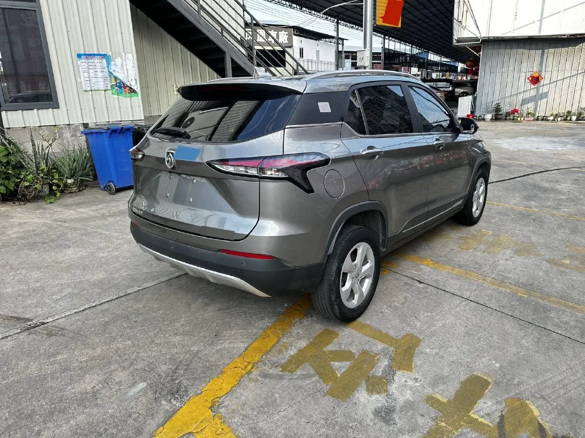 2019 BaoJun 730 1.5L 105HP L4 6MT,autocango,china used car exporter,china ev exporter,chinese used car exporter,chinese used ev exporter