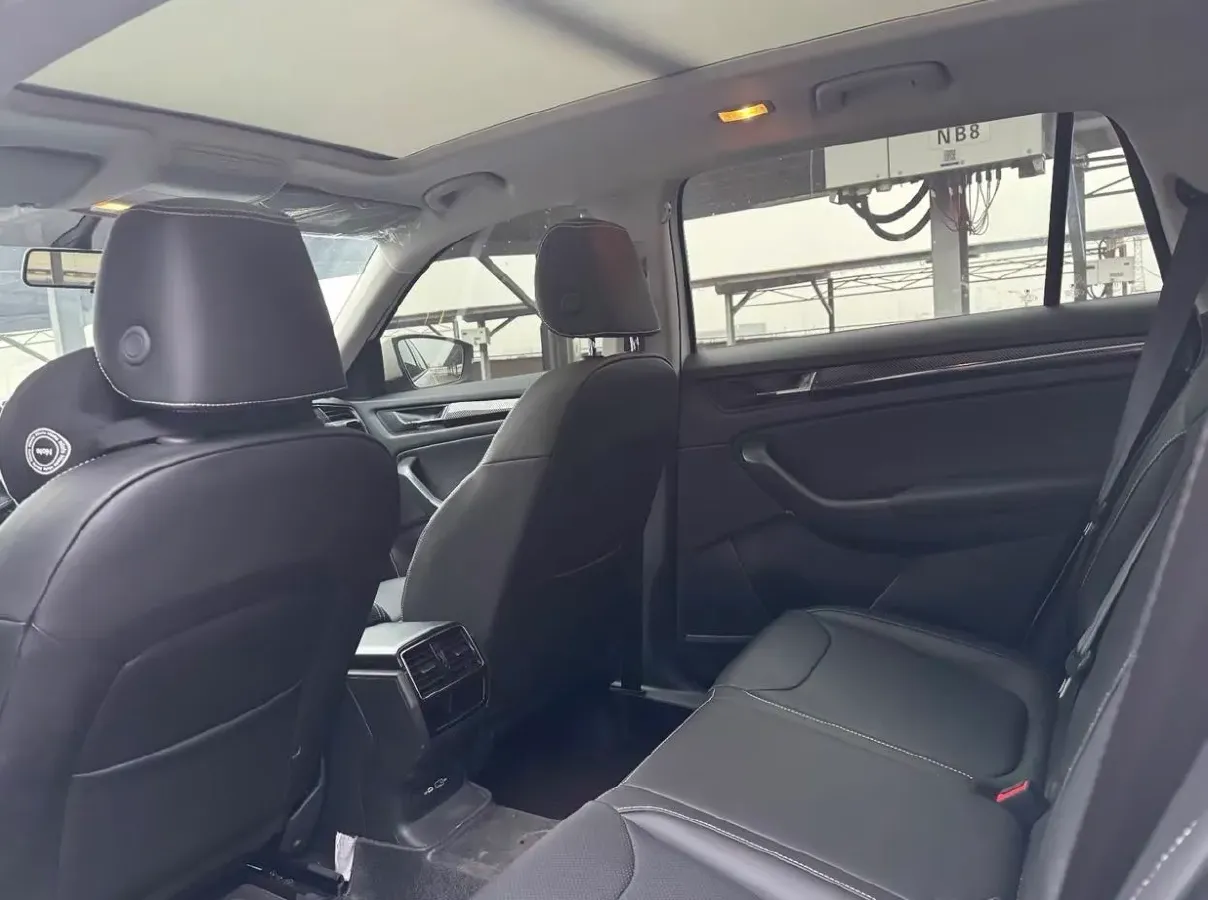 2025 Skoda Kodiak 2.0T 186HP L4 7DCT,autocango,china used car exporter,china ev exporter,chinese used car exporter,chinese used ev exporter