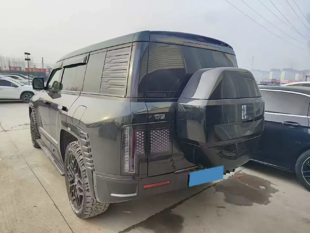 2023 YangWang U8 2.0T 272HP L4 REEV 49.05KWH,autocango,china used car exporter,china ev exporter,chinese used car exporter,chinese used ev exporter