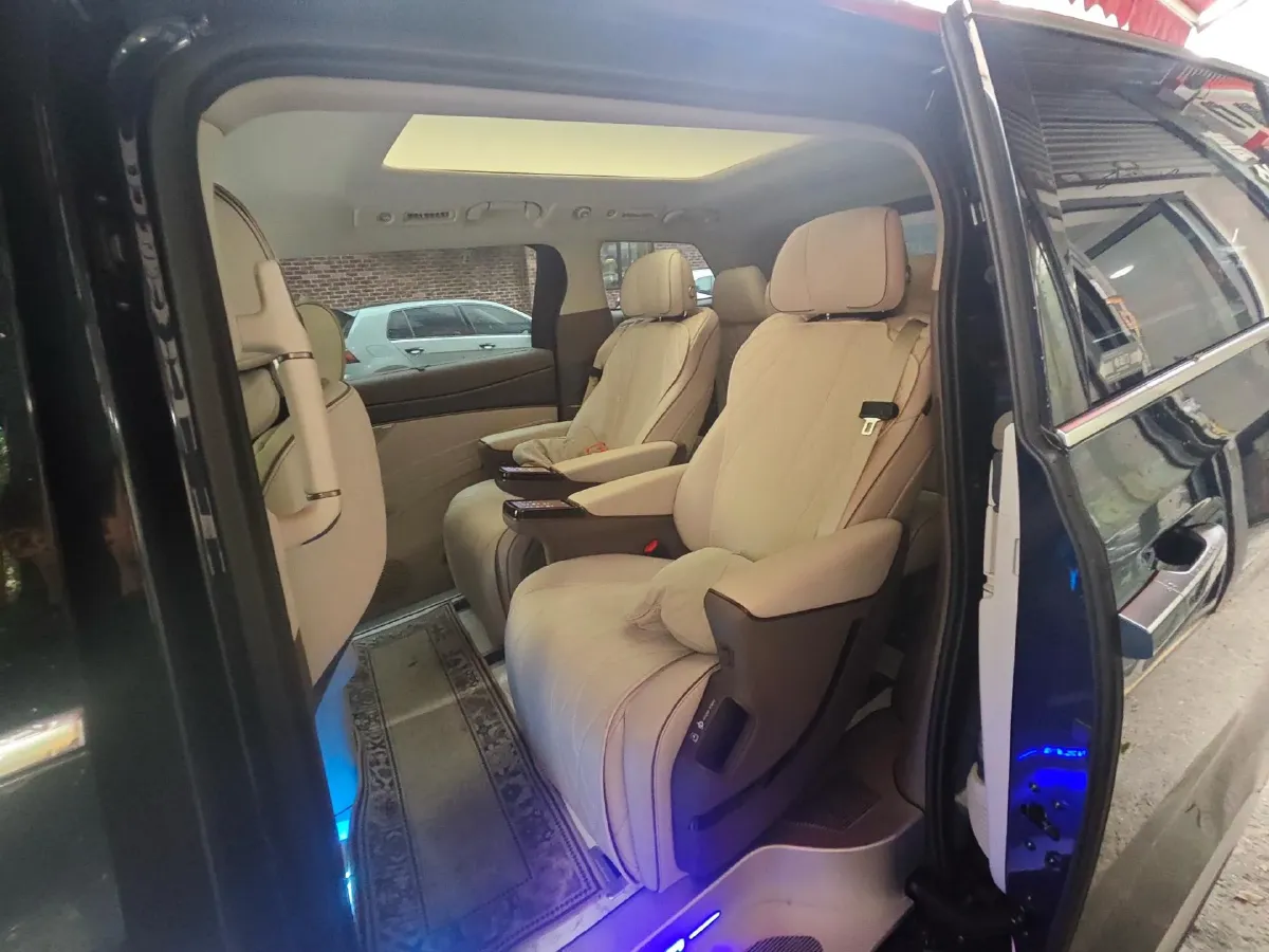 2022 HongQi HS7 3.0T 337HP V6 8AT,autocango,china used car exporter,china ev exporter,chinese used car exporter,chinese used ev exporter