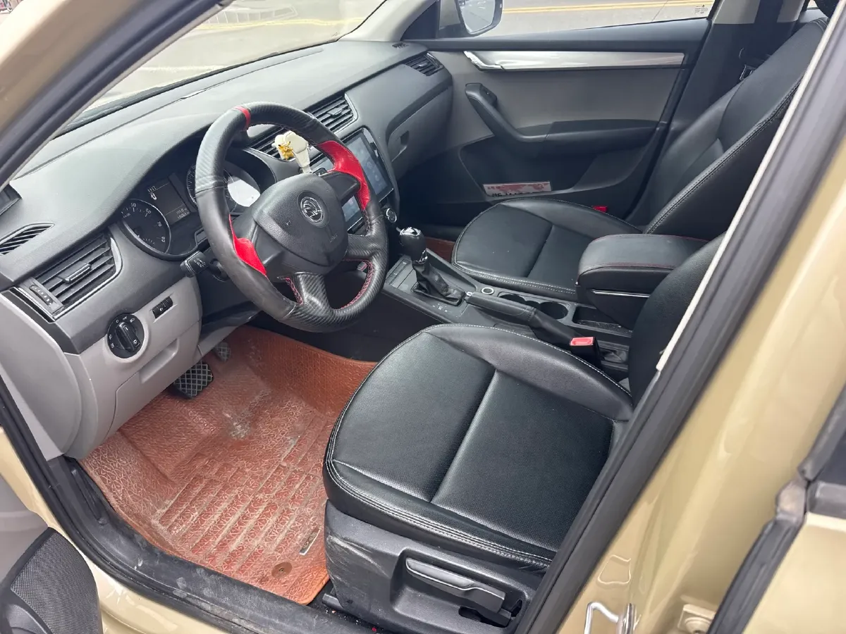 2015 Skoda Octavia 1.4T 150HP L4 7DCT,autocango,china used car exporter,china ev exporter,chinese used car exporter,chinese used ev exporter