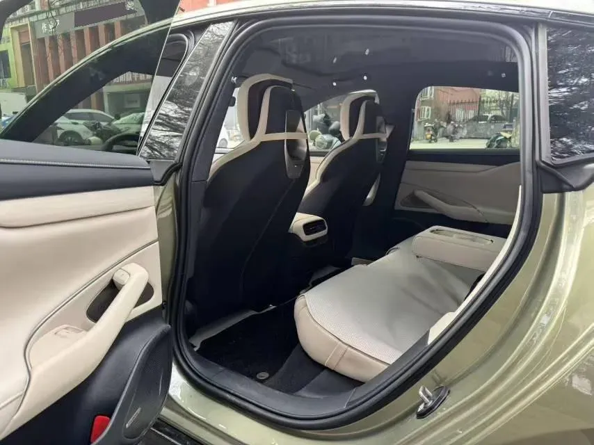 2024 MI SU7 BEV 73.6KWH,autocango,china used car exporter,china ev exporter,chinese used car exporter,chinese used ev exporter