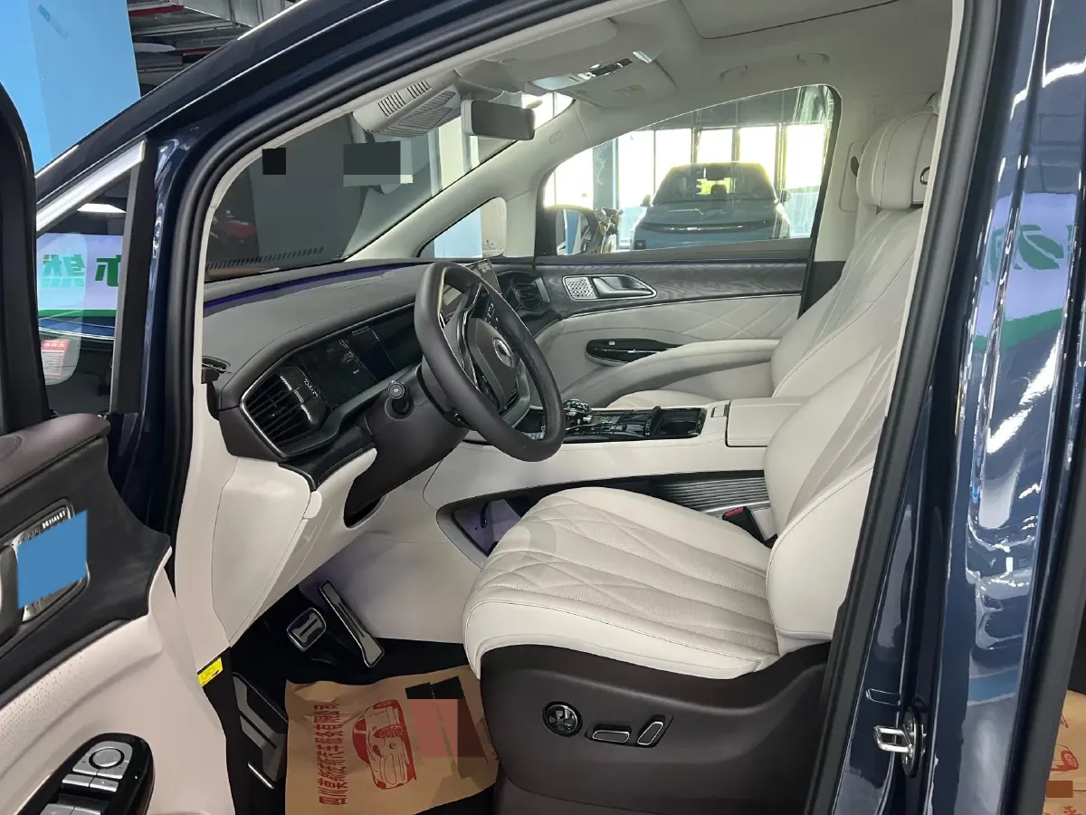 2025 Denza D9 1.5T 156HP L4 E-CVT PHEV 40KWH,autocango,china used car exporter,china ev exporter,chinese used car exporter,chinese used ev exporter