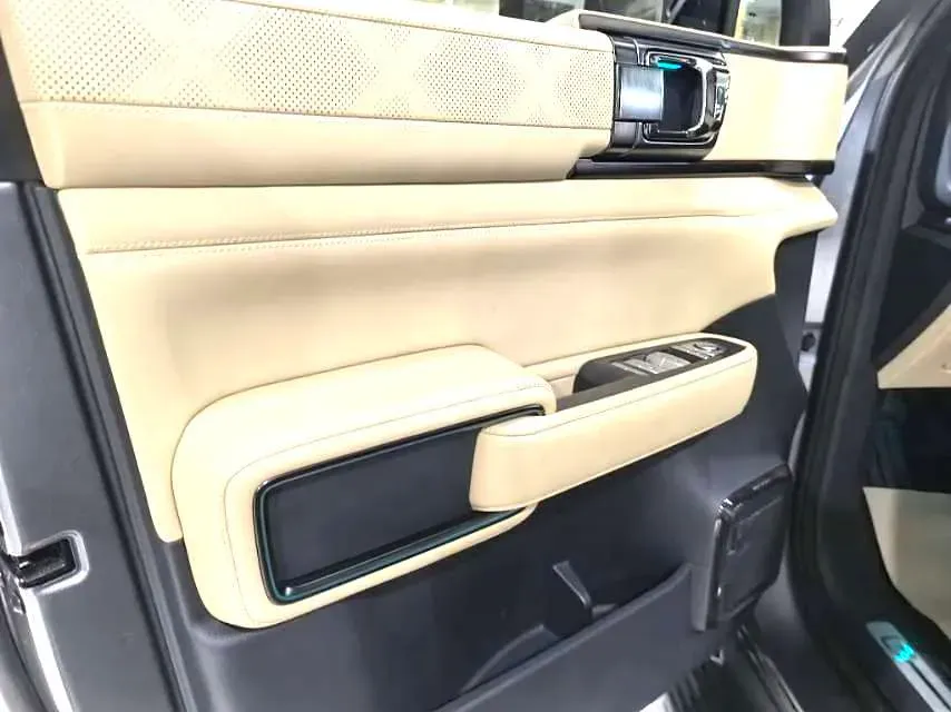 2023 FangChengBao Bao 5 1.5T 194HP L4 E-CVT PHEV 31.8KWH,autocango,china used car exporter,china ev exporter,chinese used car exporter,chinese used ev exporter